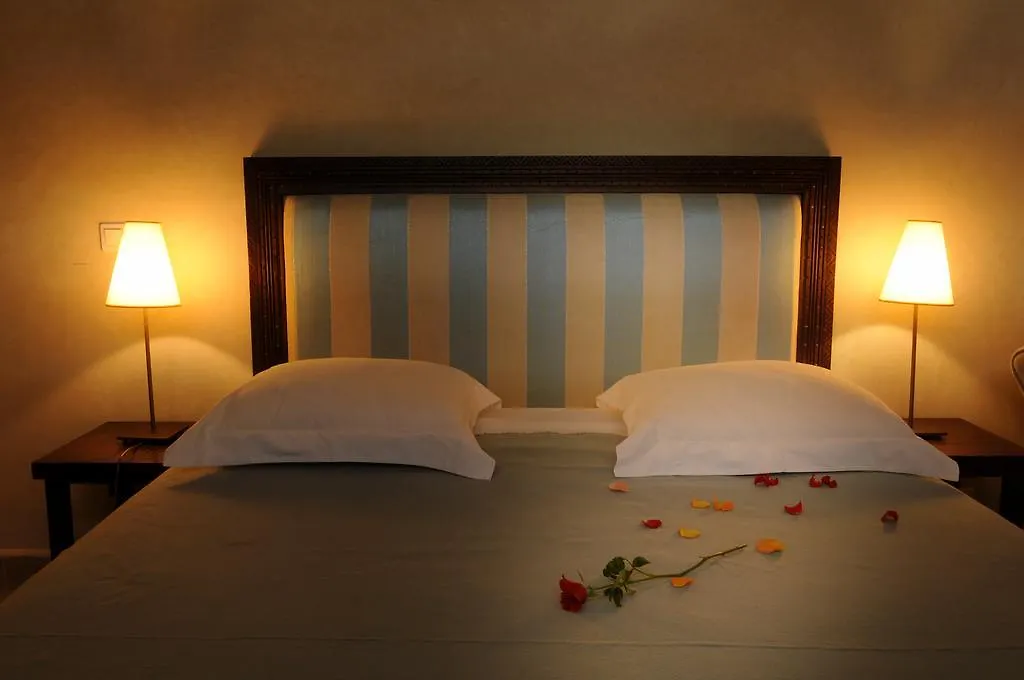 Riad Les Hibiscus Marrakesh Guest house